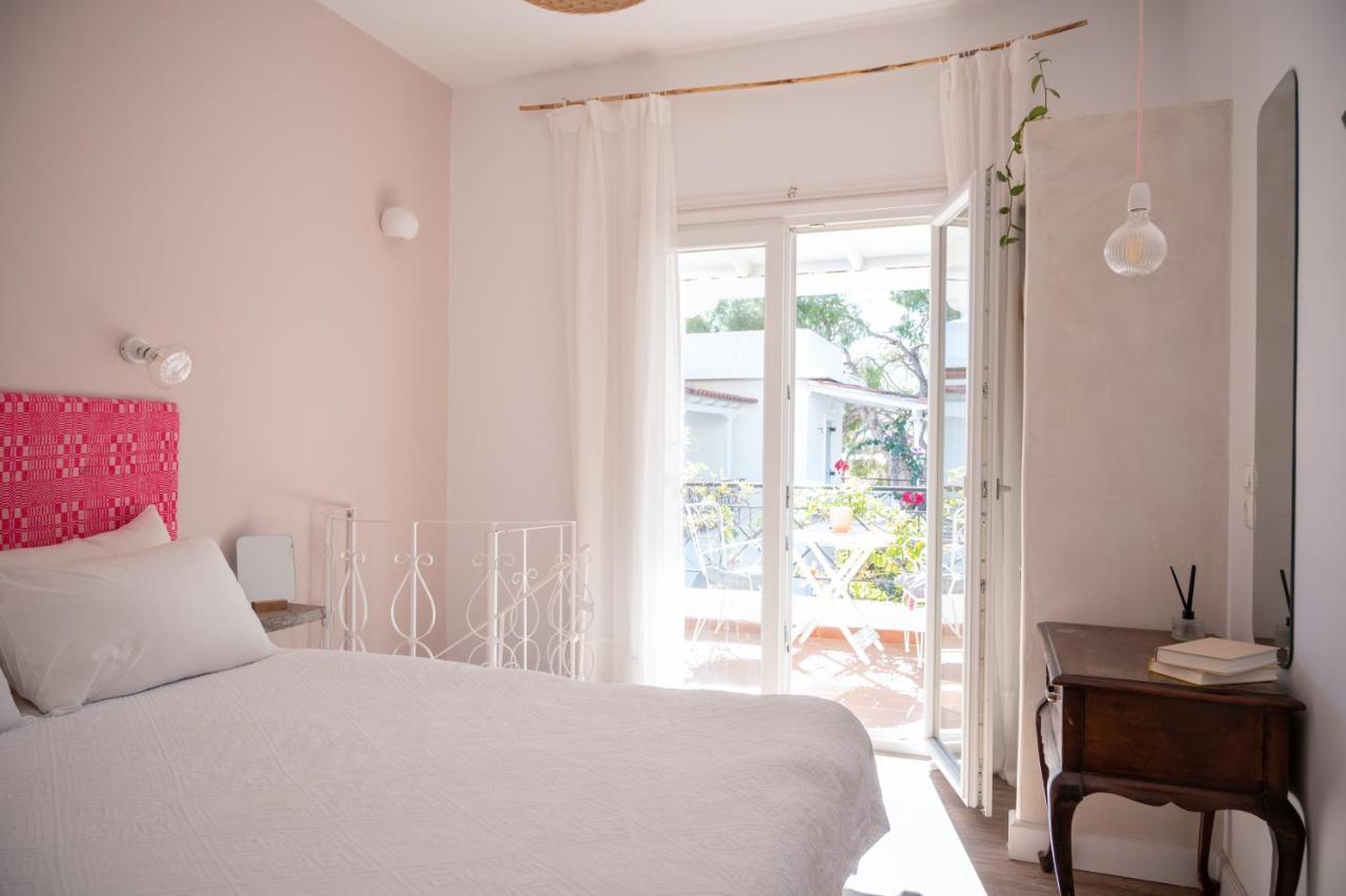 Poros Town Odyssey Suites מראה חיצוני תמונה